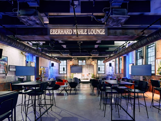 Location: Räumlichkeit: Eberhard Mahle Lounge
Foto: Motorworld Village Metzingen - MOTORWORLD Village Metzingen