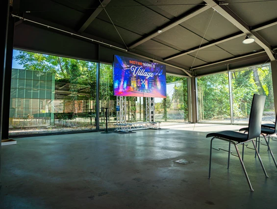 Location: Räumlichkeit: Black Box
Foto: Motorworld Village Metzingen - MOTORWORLD Village Metzingen