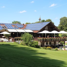 Location: Clubhaus mit Terrasse - Golfplatz Tutzing