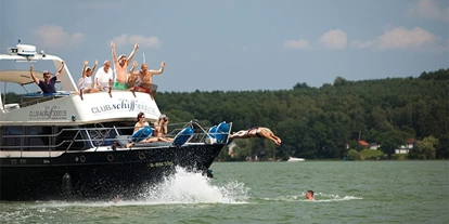 Eventlocation - Brandenburg Süd - Preise (zzgl. 19% MwSt.), ohne Zusatzleistungen:
Stunden	Preis
2	571,43€
3	697,48€
4	823,53€
5	949,58€
6	1.075,63€
7	1.201,68€
8	1.327,73€
9	1.453,78€
10	1.596,64€ - Clubschiff Sonne3000