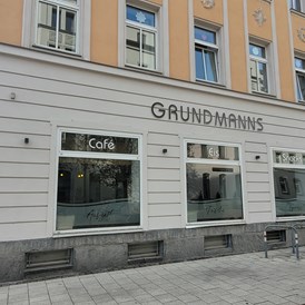 Location: GRUNDMANNS Café