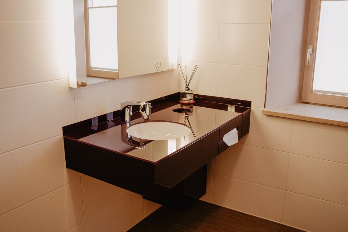 Location: Sie und Ihre Gäste können sich über moderne und gepflegte sanitäre Anlagen freuen. - Das IDYLL