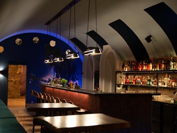 Castros Bar & Events Hier finden sie all unsere Räume mit Beschreibungen Barraum