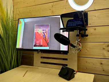 Location: Prismeo Box mit Kamera und Teleprompter für Live Feedback - Prismeo LAB | EVENTS | STUDIO