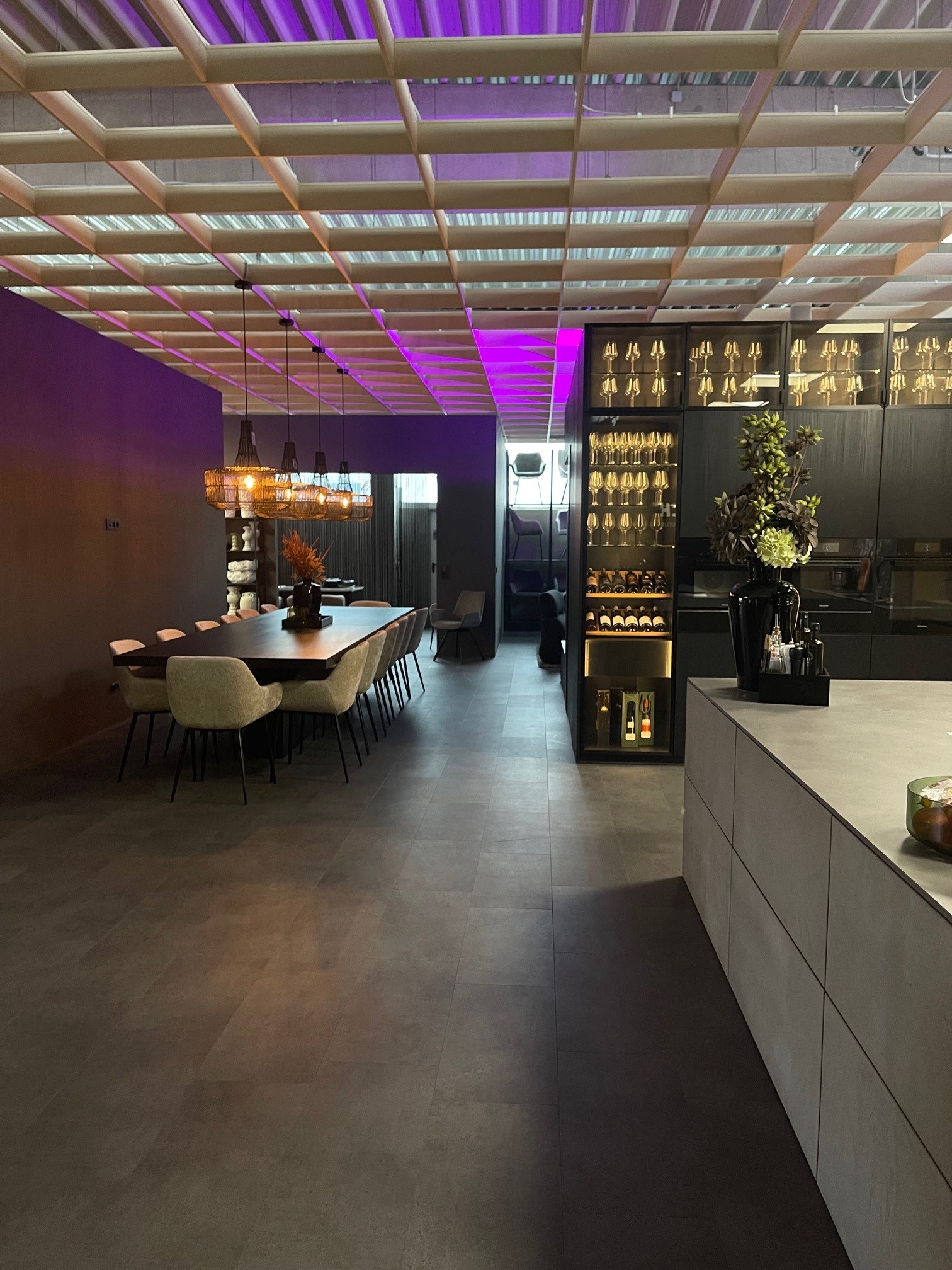 Location: AVRA living concept Showroom