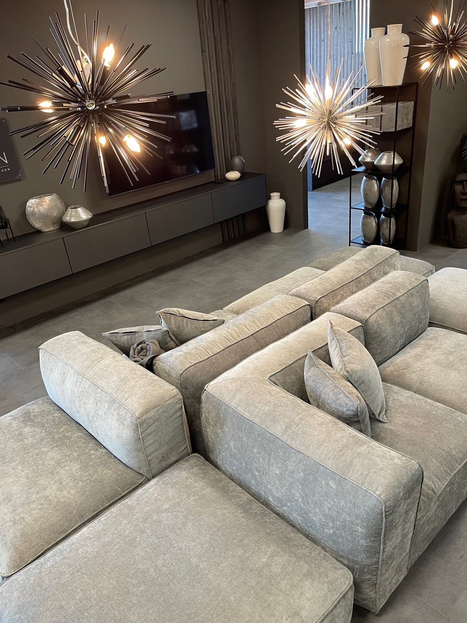 Location: AVRA living concept Showroom