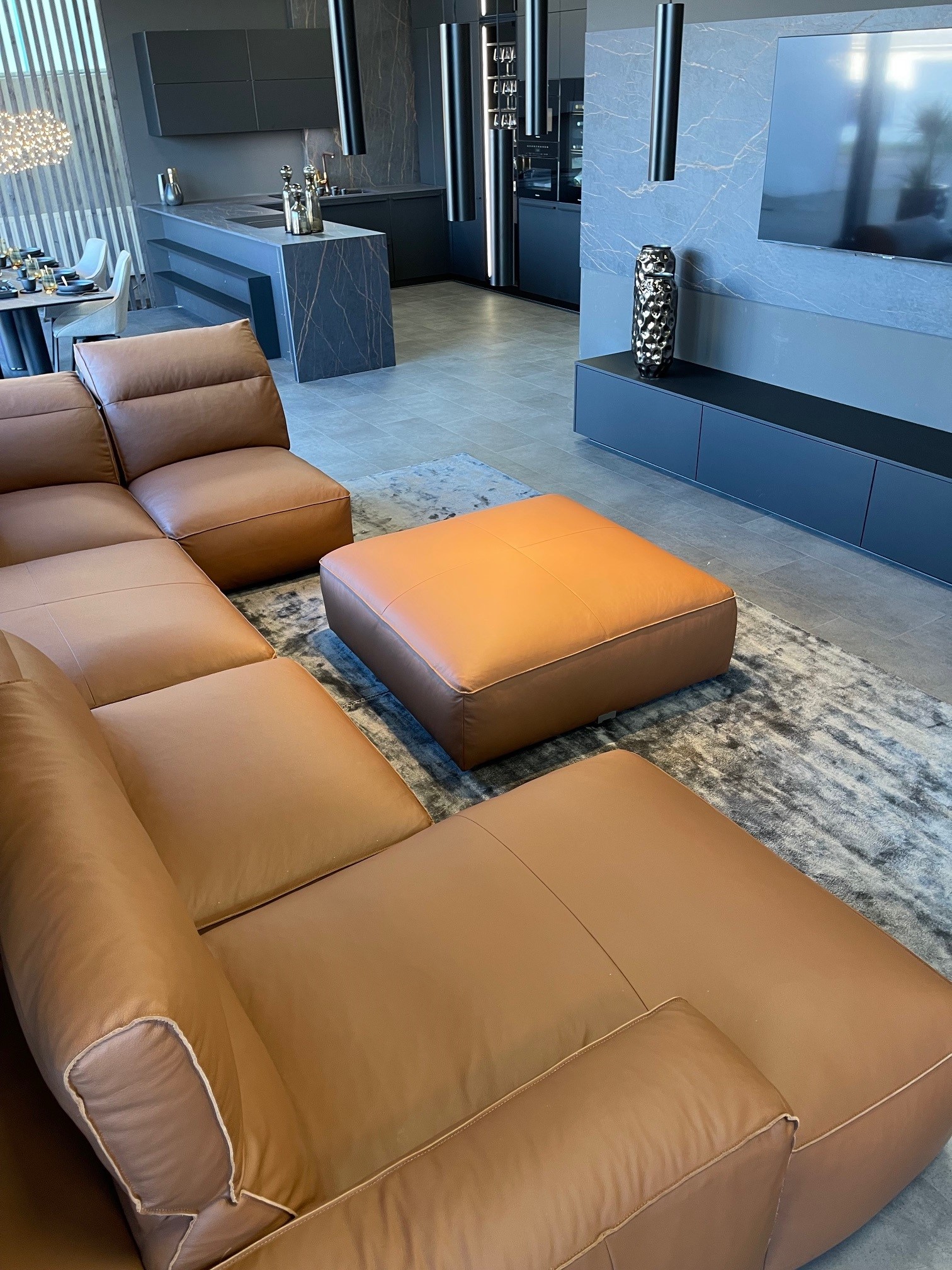 Location: AVRA living concept Showroom