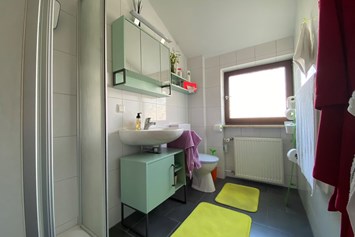 Location: Badezimmer klein - Einfamilienhaus mit Garten in Milbertshofen
