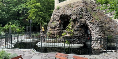 Eventlocation - Sachsen-Anhalt Süd - Blick auf die Grotte - Hillerturm