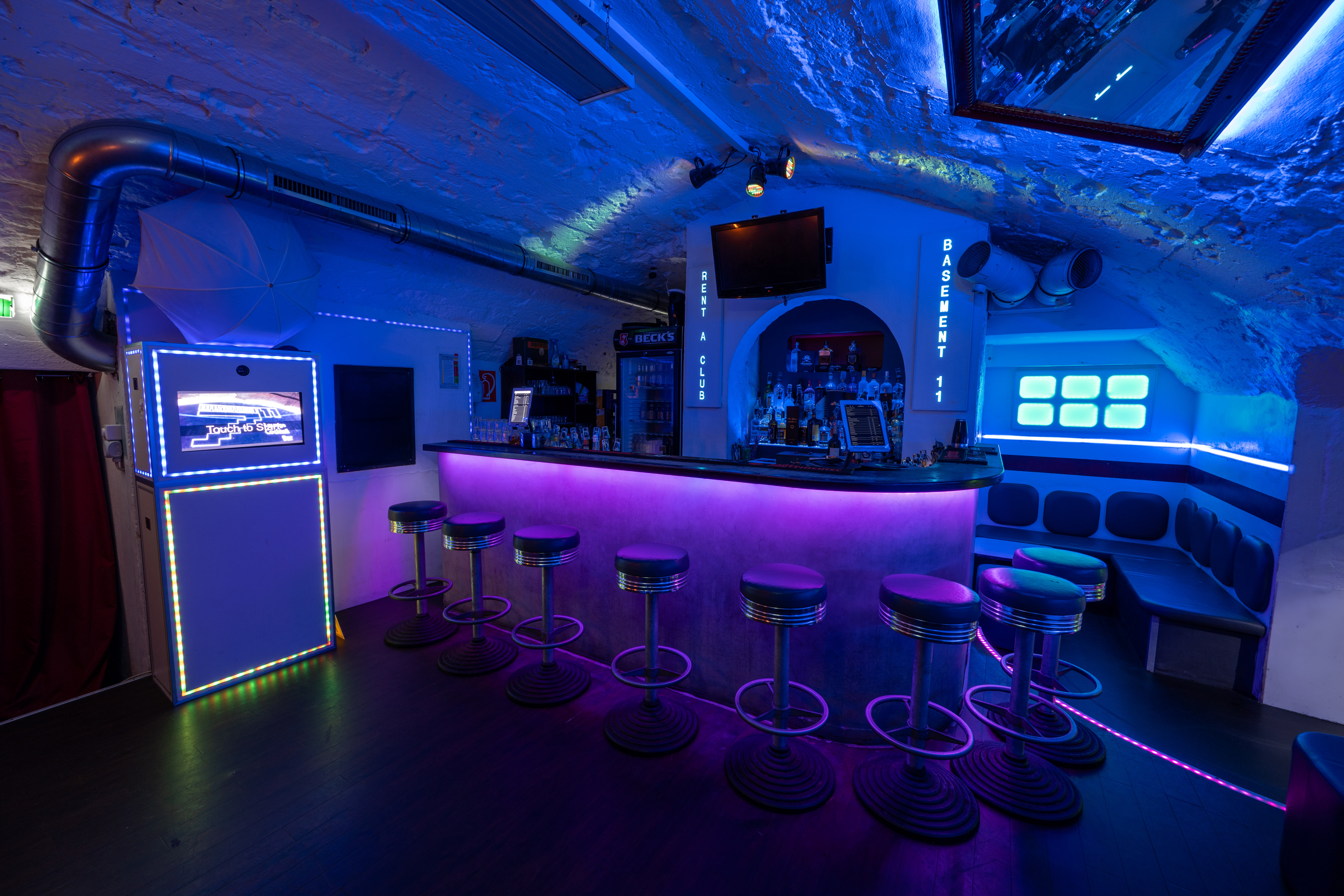 Eventlocation - Bayern - Ihre Eventlocation für ihre Geburtstagsfeier, Firmenfeier, Abschlussfeier, Klassentreffen, Weihnachtsfeier uvm. mietfrei - Basement 11-1