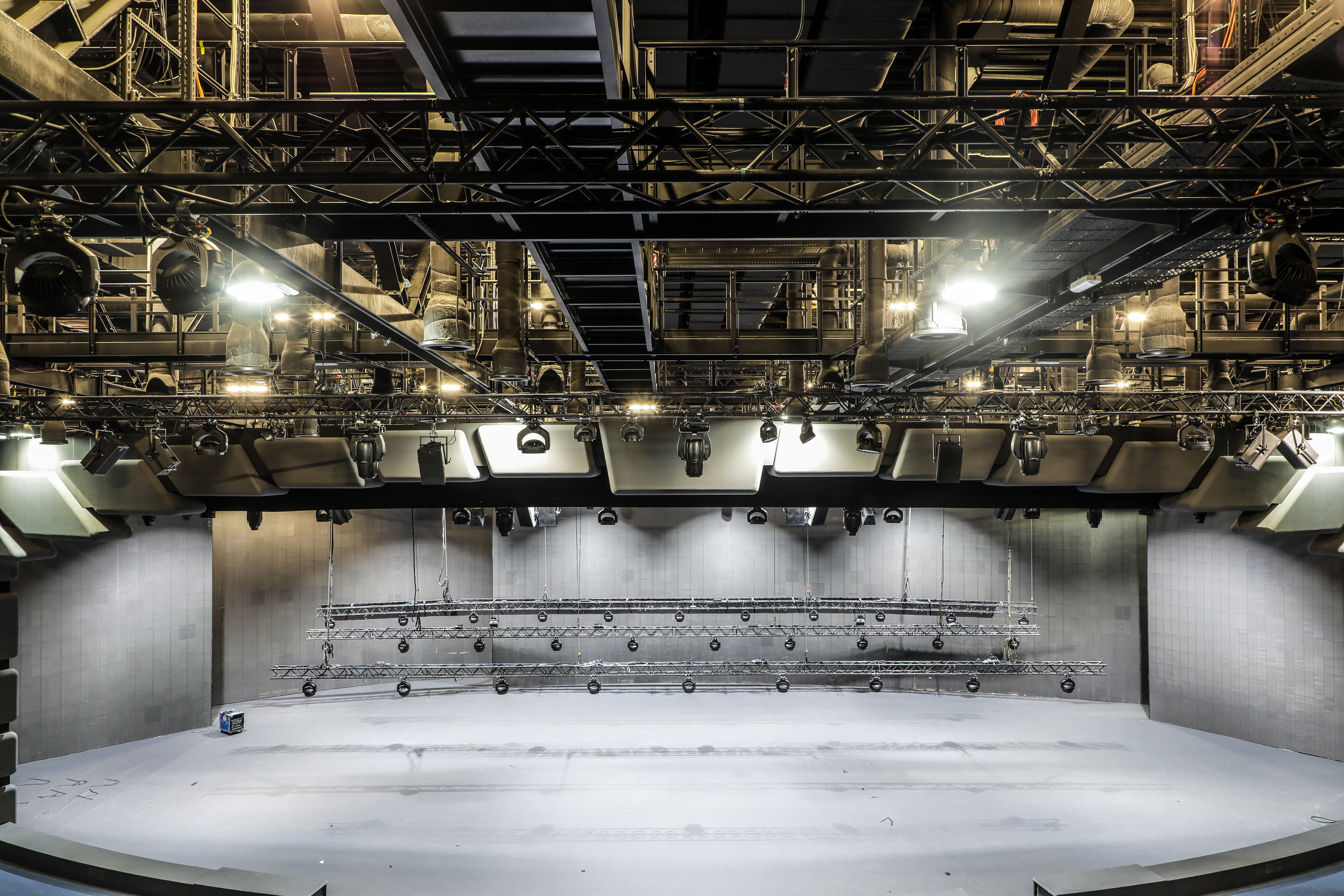 Eventlocation - PLZ 85622 (Deutschland) - Showpalast ohne beleuchtete LED  - SHOWPALAST München 